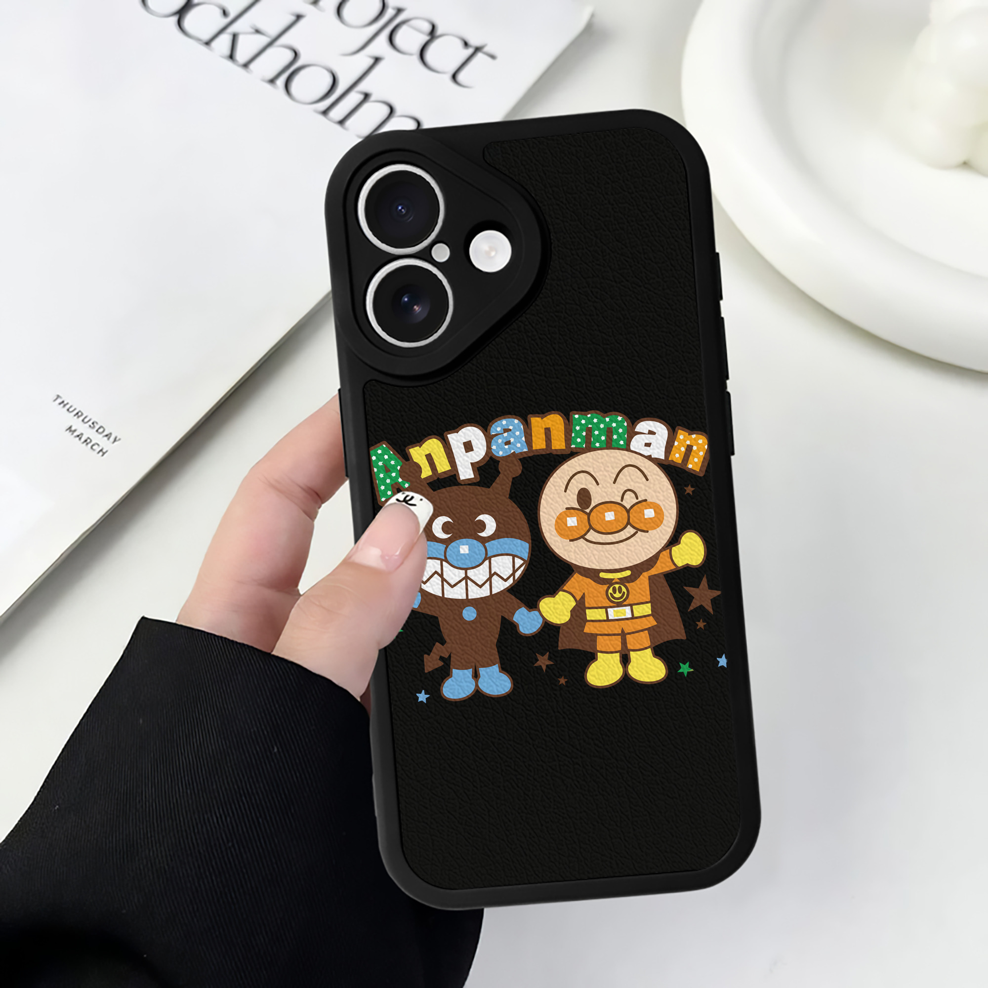 （画像用） アンパンマン Anpanman 【iPhone 16シリーズ対応】シリコンスマホケース（レザー調） 材質：シリコン